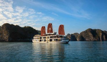 Orchid Classic Cruise 3 Day 2 Nights ~ Ha Long Lan Ha Bay